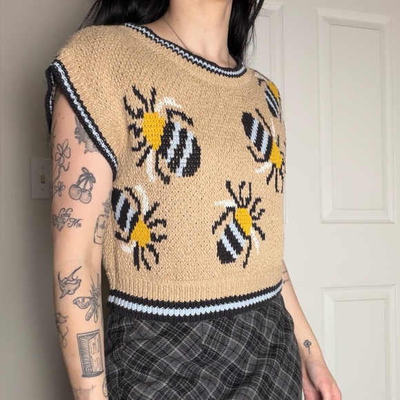 Anthropologie Bee Patterned Tan Sweater vest - Picture 4 of 6